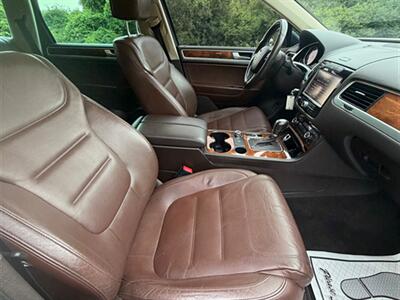 2012 Volkswagen Touareg TDI Lux - Photo 20 - Midlothian, IL 60445