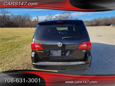 2012 Volkswagen Routan SE   - Photo 8 - Midlothian, IL 60445