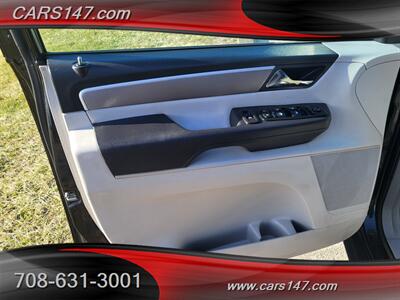 2012 Volkswagen Routan SE   - Photo 27 - Midlothian, IL 60445