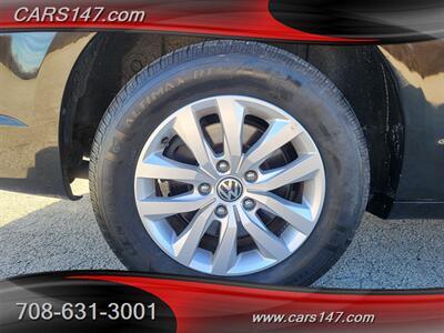 2012 Volkswagen Routan SE   - Photo 31 - Midlothian, IL 60445