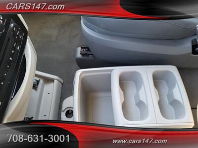 2012 Volkswagen Routan SE   - Photo 23 - Midlothian, IL 60445