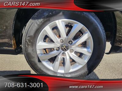 2012 Volkswagen Routan SE   - Photo 32 - Midlothian, IL 60445