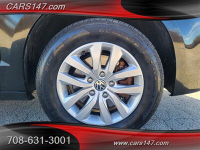 2012 Volkswagen Routan SE   - Photo 34 - Midlothian, IL 60445