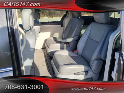 2012 Volkswagen Routan SE   - Photo 15 - Midlothian, IL 60445