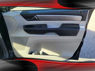 2012 Volkswagen Routan SE   - Photo 28 - Midlothian, IL 60445