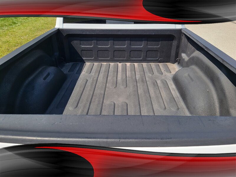 2014 Ram 1500 SLT photo 9
