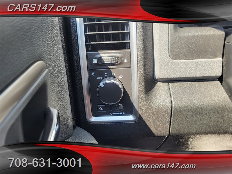 2014 Ram 1500 SLT photo 21