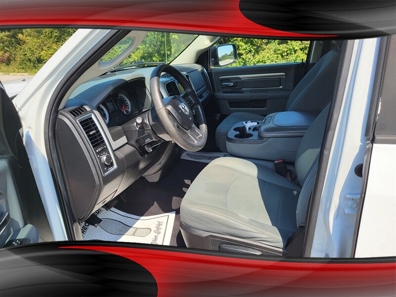 2014 Ram 1500 SLT photo 12
