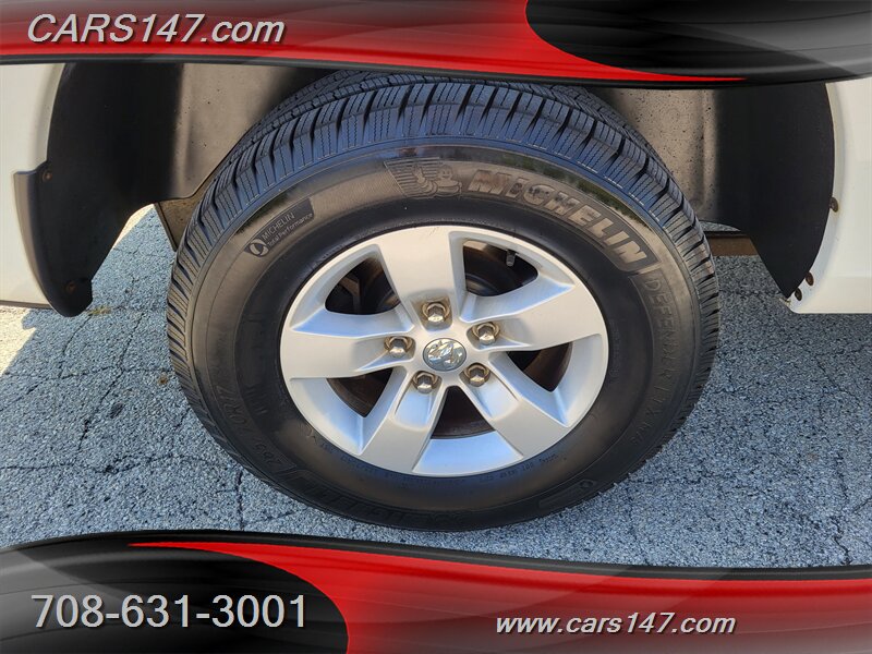 2014 Ram 1500 SLT photo 30
