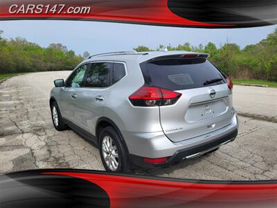 2017 Nissan Rogue SV   - Photo 9 - Midlothian, IL 60445