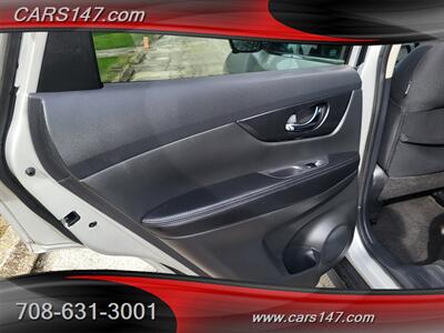 2017 Nissan Rogue SV   - Photo 25 - Midlothian, IL 60445
