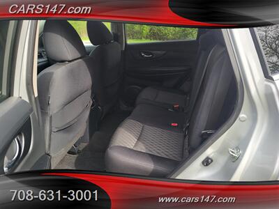 2017 Nissan Rogue SV   - Photo 13 - Midlothian, IL 60445
