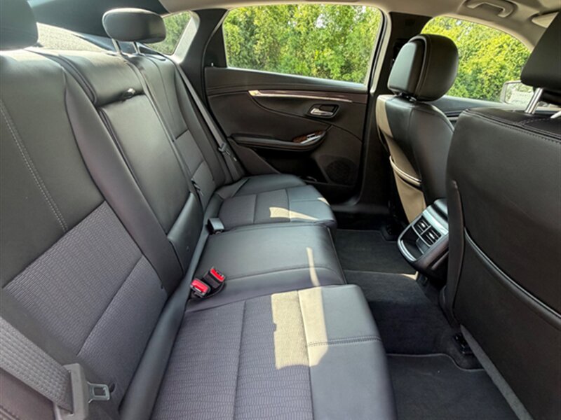 2014 Chevrolet Impala LT - Photo 19 - Midlothian, IL 60445