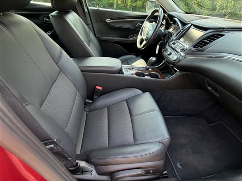 2014 Chevrolet Impala LT - Photo 18 - Midlothian, IL 60445