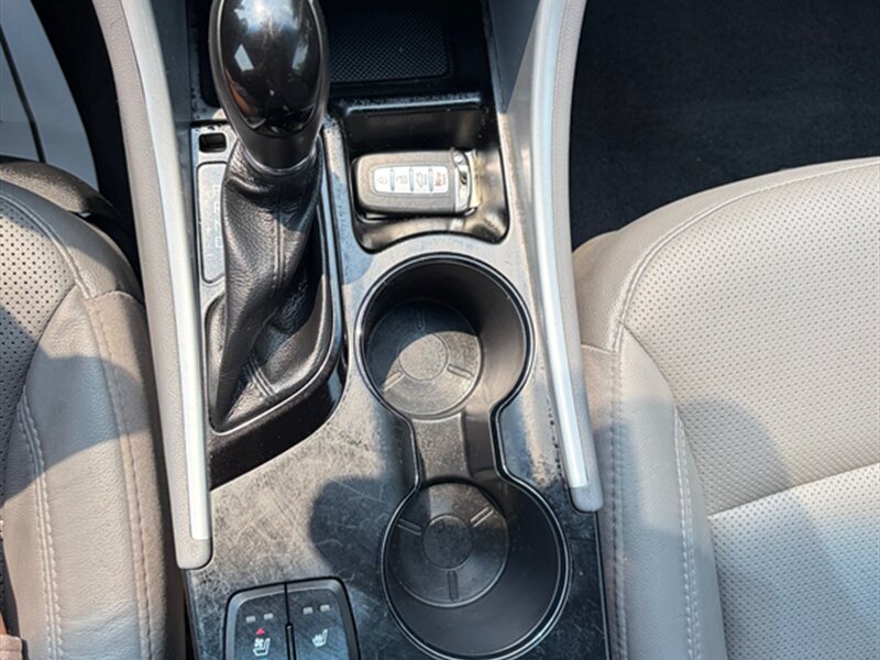 2014 Hyundai SONATA SE - Photo 15 - Midlothian, IL 60445