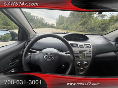 2011 Toyota Yaris - Photo 10 - Midlothian, IL 60445