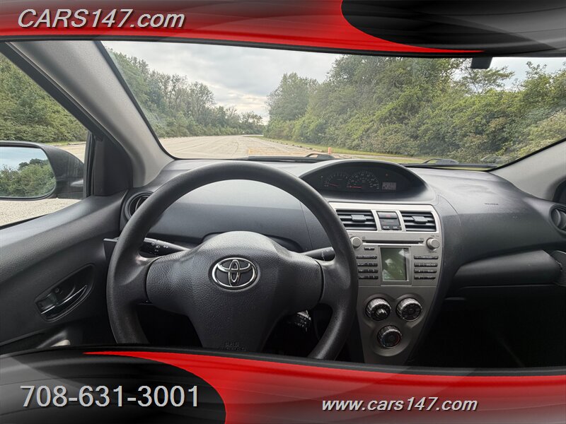 2011 Toyota Yaris - Photo 10 - Midlothian, IL 60445
