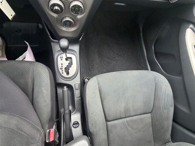 2011 Toyota Yaris - Photo 13 - Midlothian, IL 60445