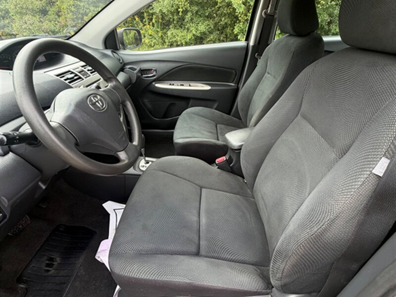 2011 Toyota Yaris - Photo 15 - Midlothian, IL 60445