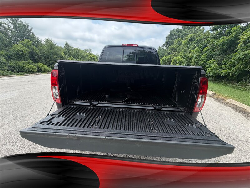 2016 Nissan Frontier SV - Photo 9 - Midlothian, IL 60445