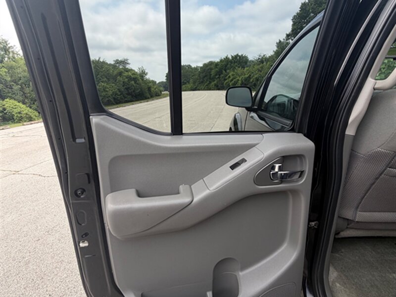 2016 Nissan Frontier SV - Photo 24 - Midlothian, IL 60445