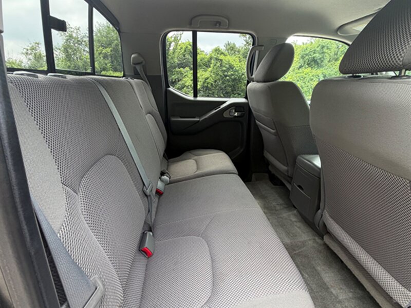 2016 Nissan Frontier SV - Photo 21 - Midlothian, IL 60445
