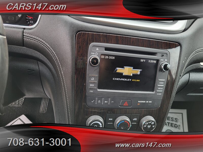 2017 Chevrolet Traverse LT - Photo 12 - Midlothian, IL 60445