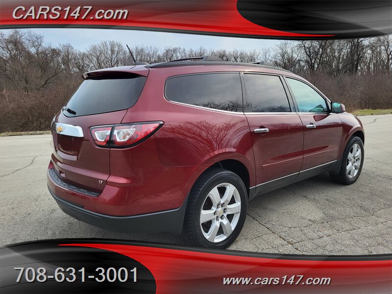 2017 Chevrolet Traverse LT - Photo 5 - Midlothian, IL 60445