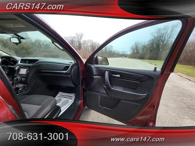 2017 Chevrolet Traverse LT - Photo 23 - Midlothian, IL 60445