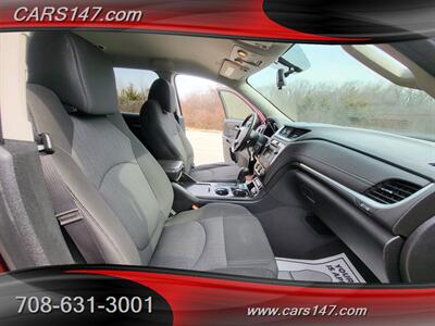 2017 Chevrolet Traverse LT - Photo 14 - Midlothian, IL 60445