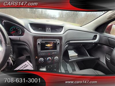 2017 Chevrolet Traverse LT - Photo 11 - Midlothian, IL 60445