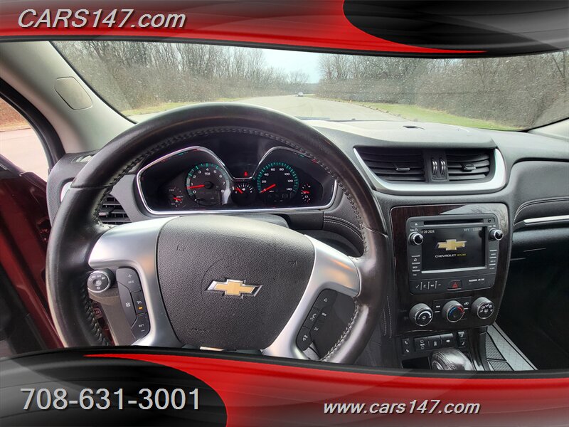 2017 Chevrolet Traverse LT - Photo 10 - Midlothian, IL 60445
