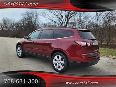 2017 Chevrolet Traverse LT - Photo 3 - Midlothian, IL 60445