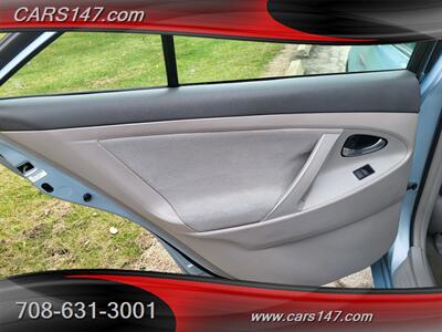 2009 Toyota Camry LE   - Photo 23 - Midlothian, IL 60445