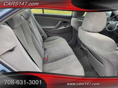 2009 Toyota Camry LE   - Photo 13 - Midlothian, IL 60445