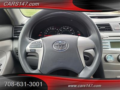 2009 Toyota Camry LE   - Photo 14 - Midlothian, IL 60445