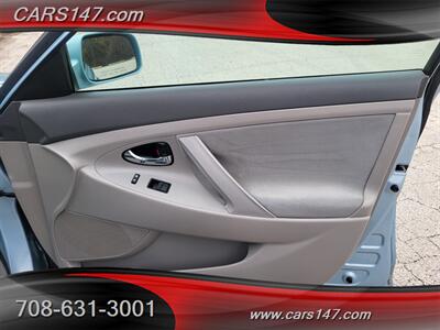 2009 Toyota Camry LE   - Photo 25 - Midlothian, IL 60445