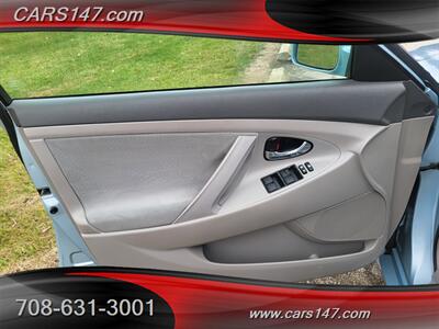 2009 Toyota Camry LE   - Photo 22 - Midlothian, IL 60445
