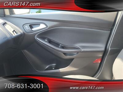 2016 Ford Focus SE   - Photo 19 - Midlothian, IL 60445