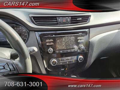 2017 Nissan Rogue Sport S   - Photo 13 - Midlothian, IL 60445