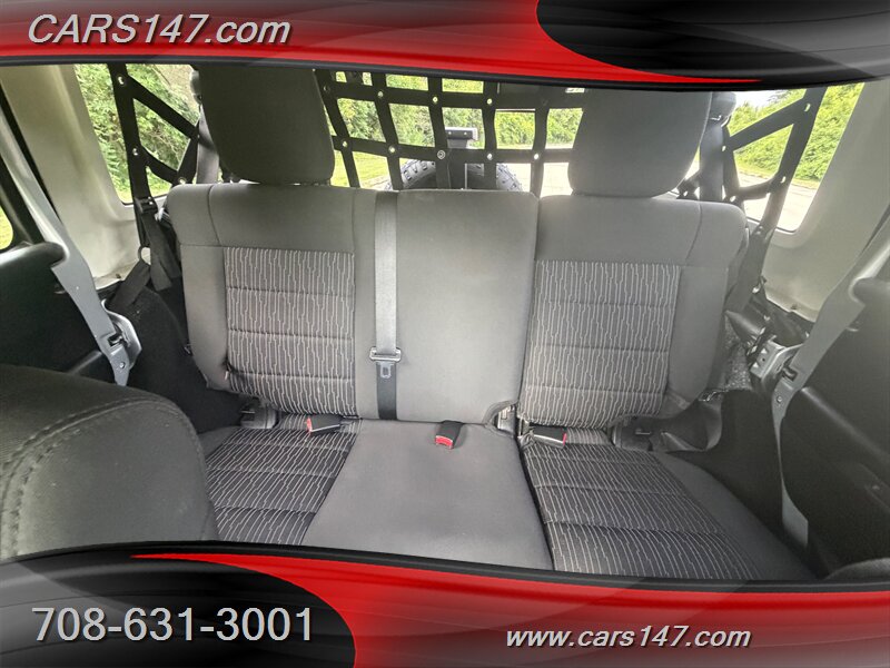 2012 Jeep Wrangler Unlimited Sport - Photo 10 - Midlothian, IL 60445