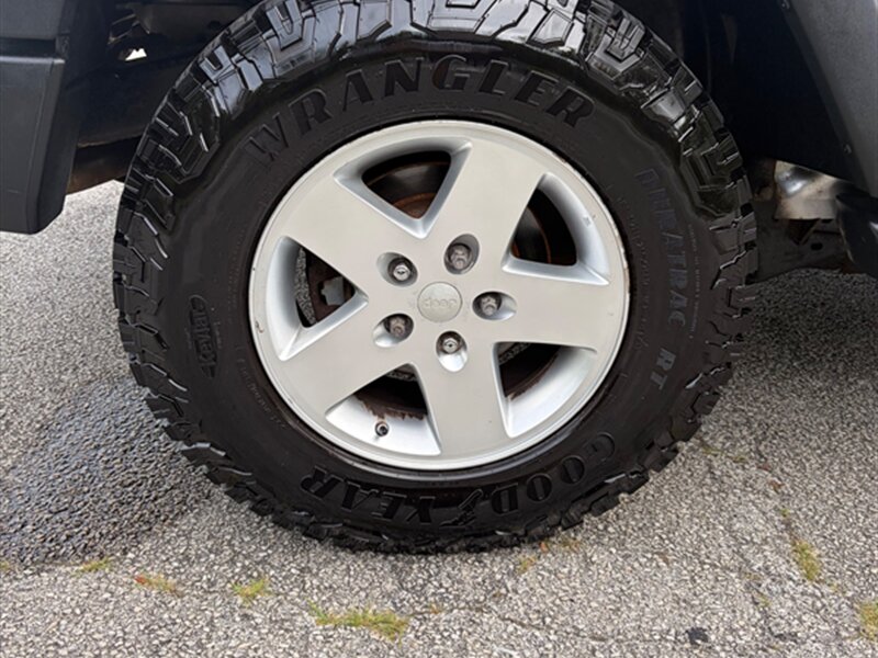 2012 Jeep Wrangler Unlimited Sport - Photo 26 - Midlothian, IL 60445