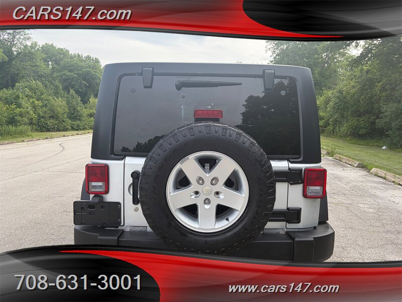 2012 Jeep Wrangler Unlimited Sport - Photo 6 - Midlothian, IL 60445