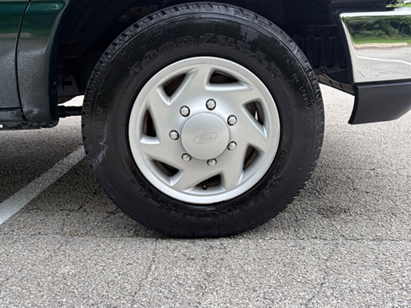 2009 Ford E-150 XL - Photo 22 - Midlothian, IL 60445