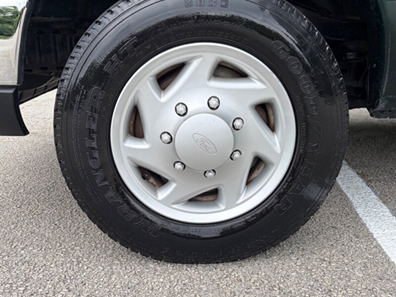 2009 Ford E-150 XL - Photo 25 - Midlothian, IL 60445