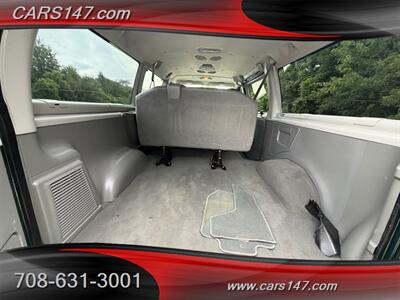 2009 Ford E-150 XL - Photo 9 - Midlothian, IL 60445