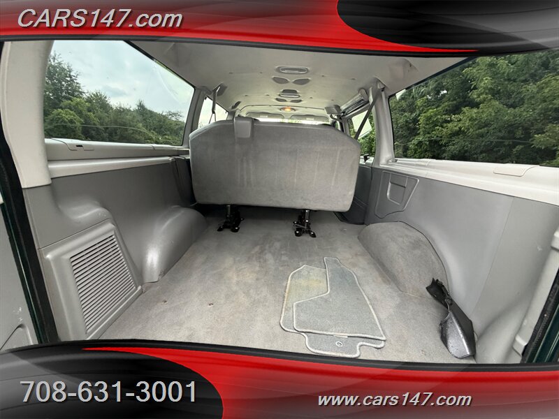 2009 Ford E-150 XL - Photo 9 - Midlothian, IL 60445