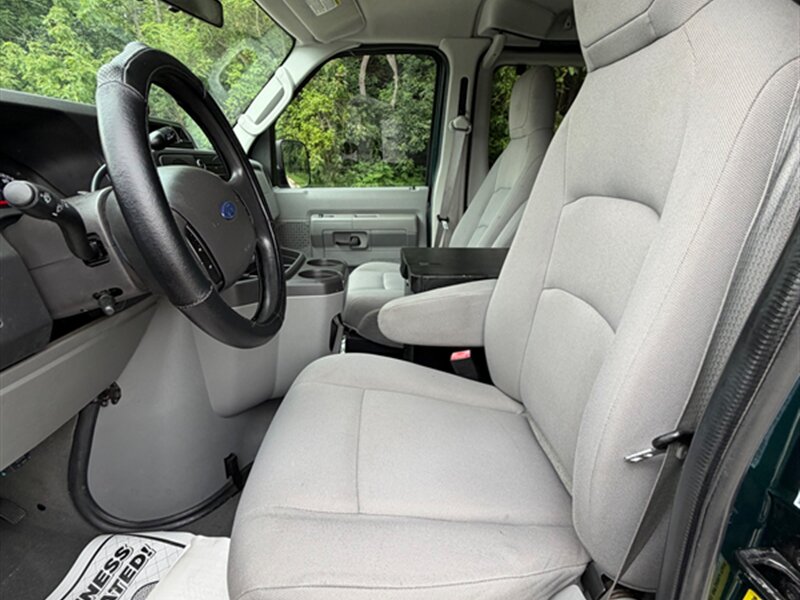 2009 Ford E-150 XL - Photo 16 - Midlothian, IL 60445
