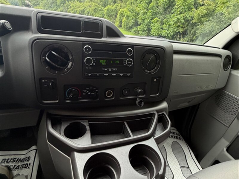 2009 Ford E-150 XL - Photo 13 - Midlothian, IL 60445