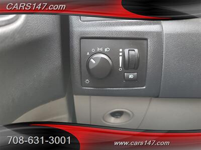 2005 Chrysler 300 Touring   - Photo 17 - Midlothian, IL 60445